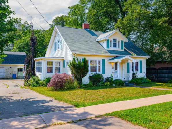 203 N River Rd, Charlottetown, PE C1A 3L4