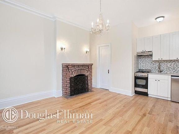 5th image of 69 Macdougal St APT 3R