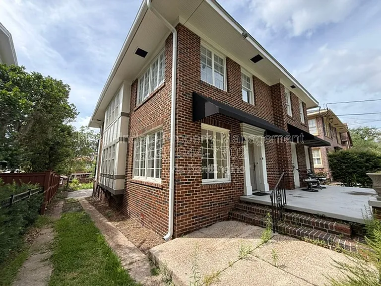 3520 Pine St — Photo 2