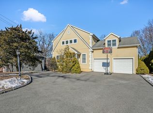 96 Weaver St, Larchmont, NY 10538