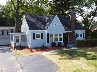554 S Buhl Farm Dr, Hermitage, PA 16148