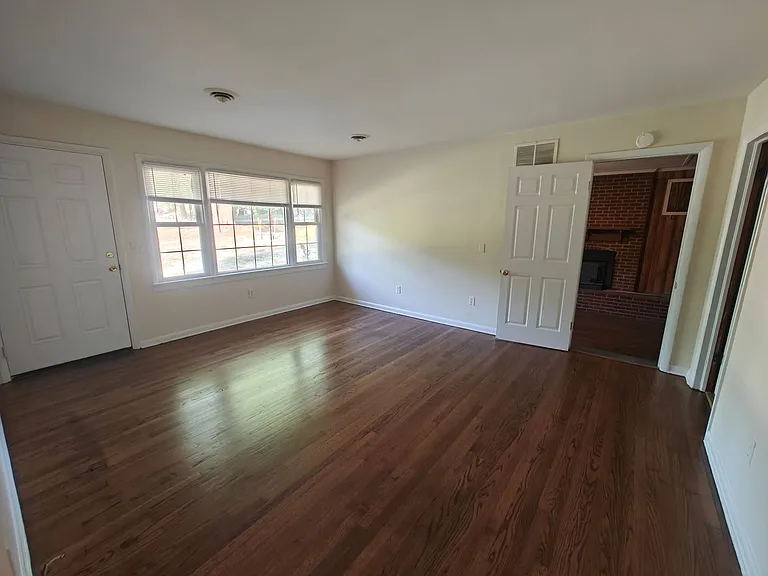9511 Harris St — Photo 13