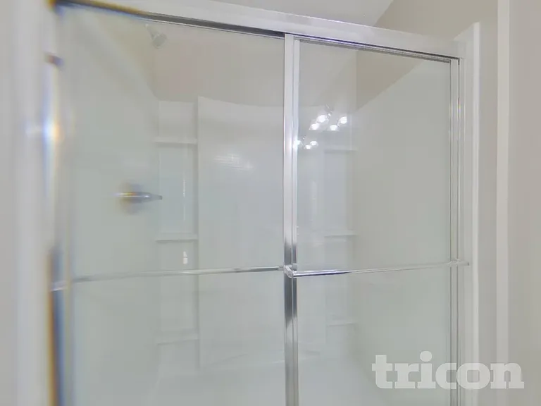 120 Castlebrook Dr — Photo 10