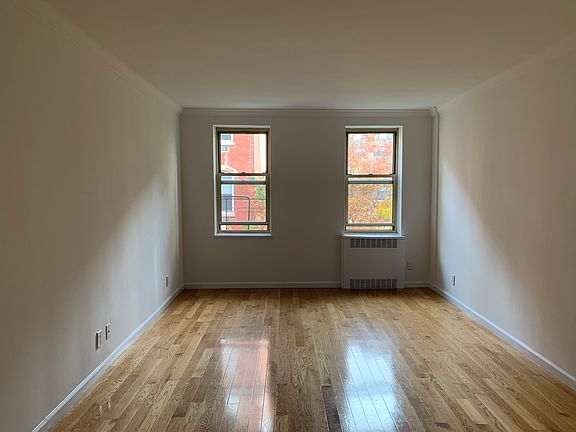 3rd image of 330 E 63rd St APT 4K