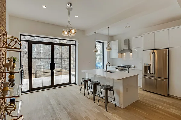 Sold by Massada Home Sales Inc | media 4