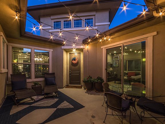 3rd image of 2741 N Beverly Pl
