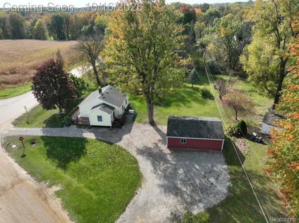 5551 N Burkhart Rd, Howell, MI 48855