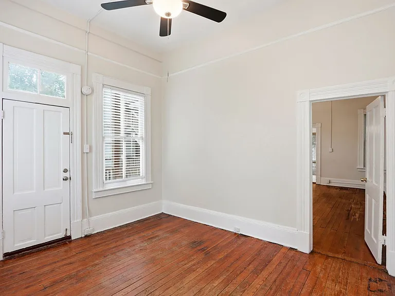216 E Henry St #A — Photo 16