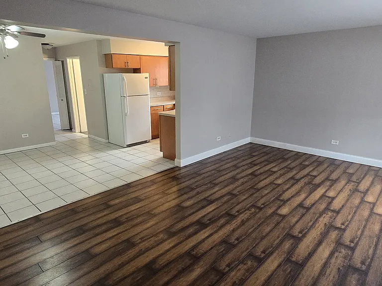 2131 Narcissus Ave #2W — Photo 15