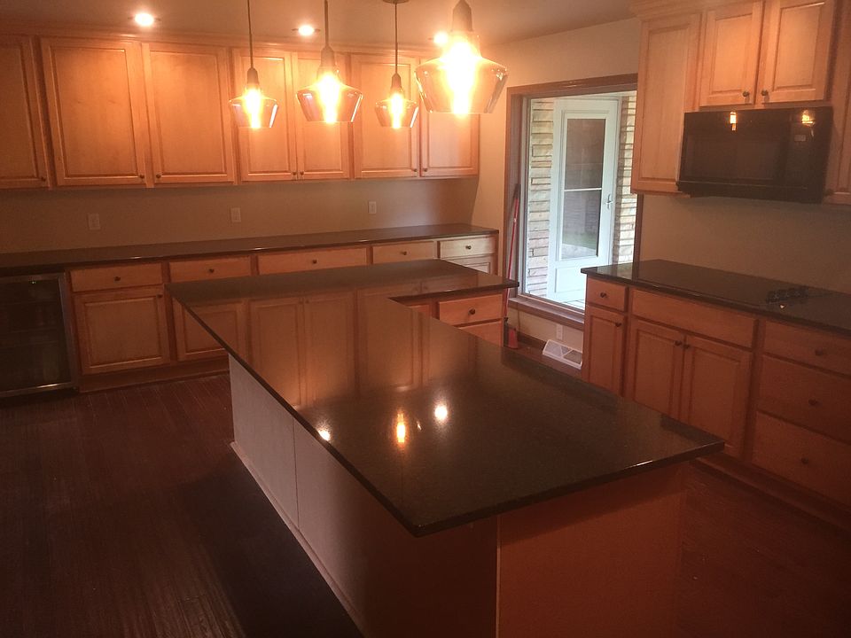 1st image of 6 Elm Acres Dr