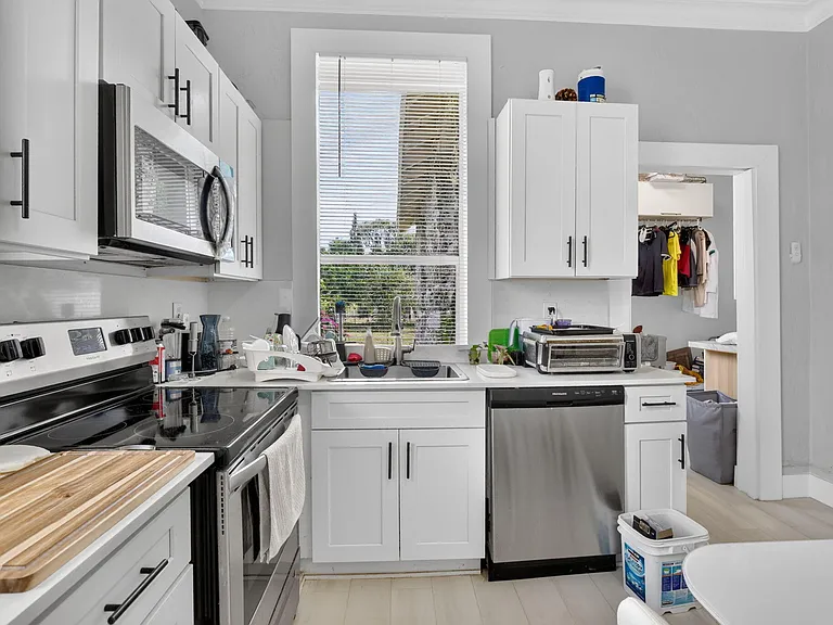 2465 Taylor St — Photo 14