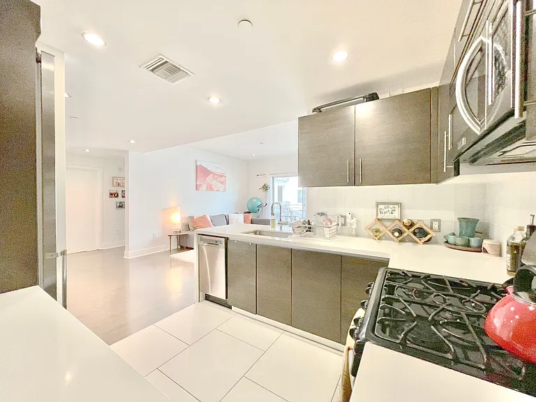 1700 Sawtelle Blvd #219 — Photo 7