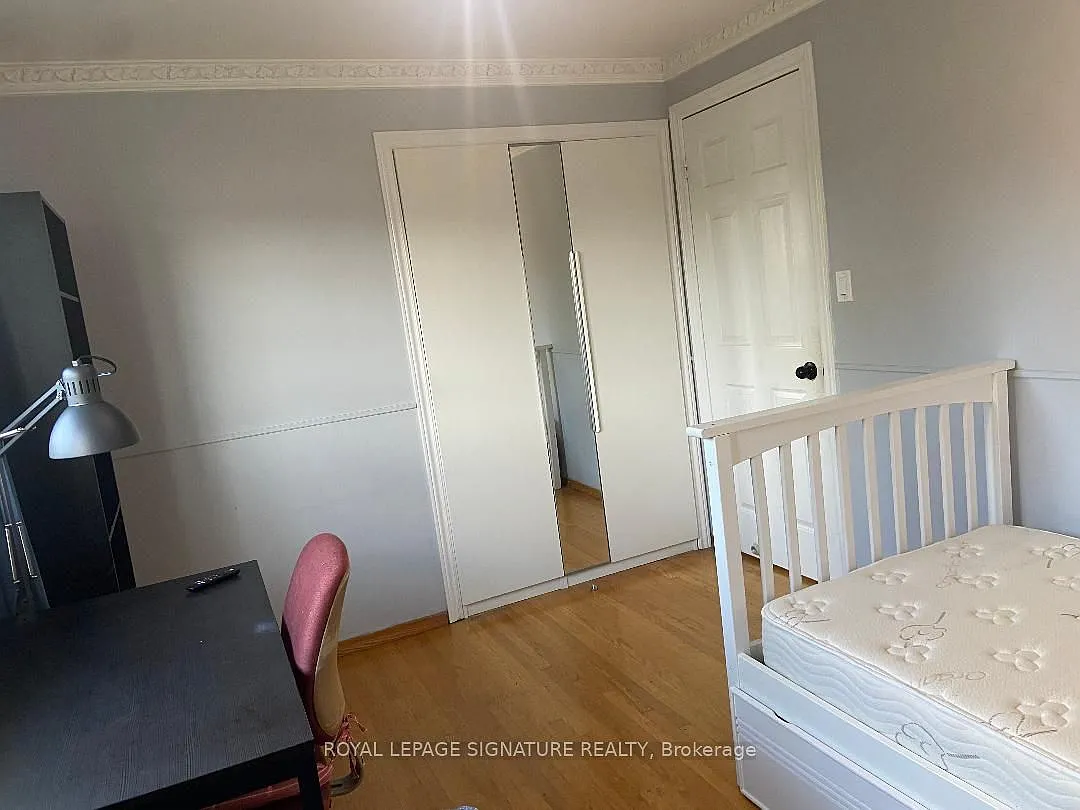 8 bed, $1,100 — Photo 4