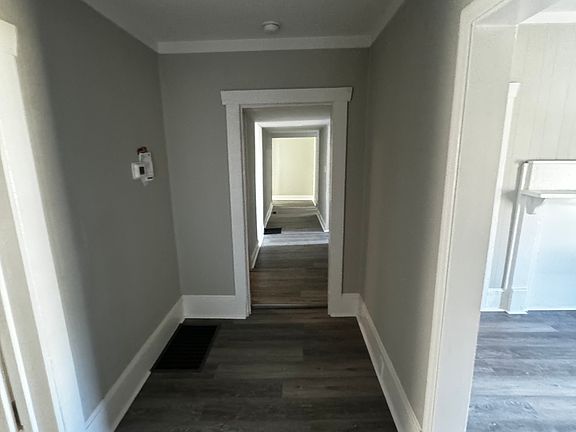 4th image of 864 Carson Ave