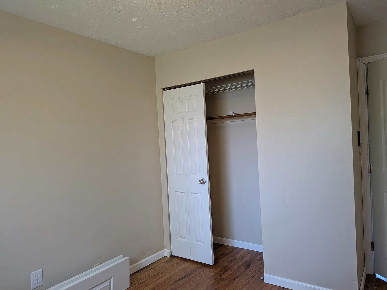 2 bed, 1600 sqft, $700 — Photo 2