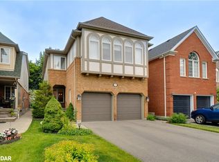 2853 Cartwright Cres, Mississauga, ON L5M5W4