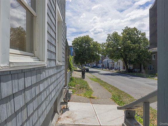 4th image of 142 W Parmenter Street