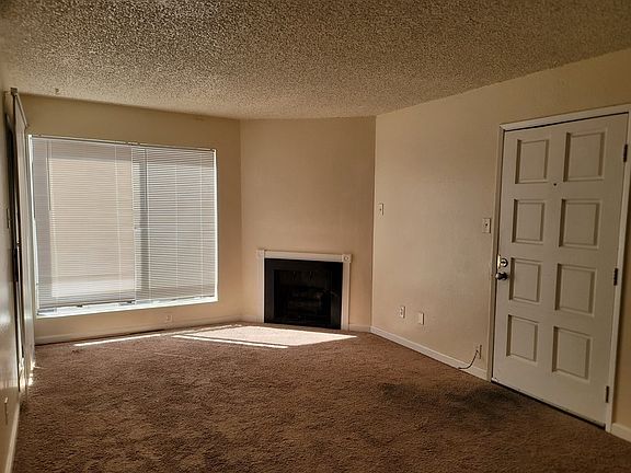 3rd image of 2515 H St #14