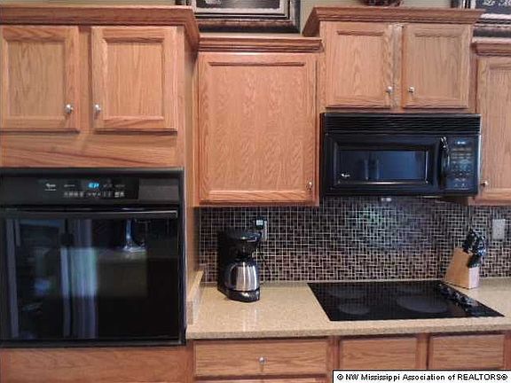 5th image of 2030 Wood Hill Dr
