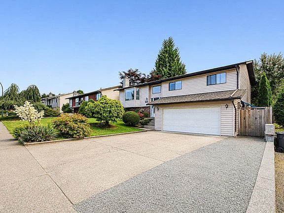 2nd image of 3733 Dunsmuir Way