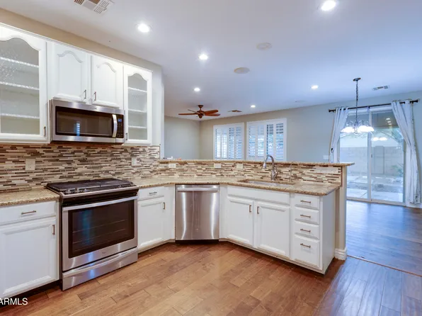 17391 W FETLOCK Trail, Surprise, AZ 85387