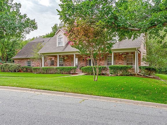3rd image of 204 Laurel Creek Dr