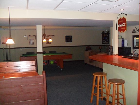 2nd image of 426 Douglas Ave