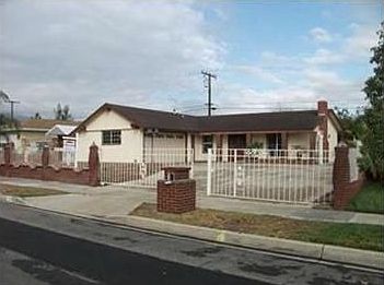 2nd image of 1536 N Corona Ave