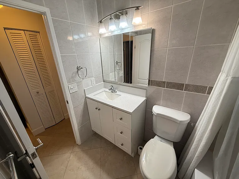 300 NE 14th Ave #411 — Photo 32