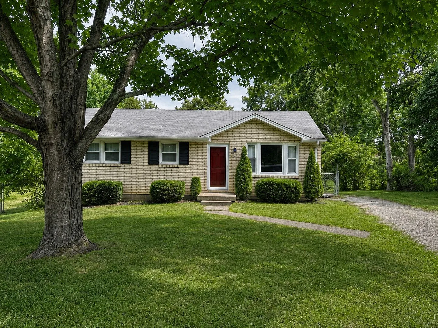 3 Bedroom Brick Home For Rent Near APSU! — Photo 1