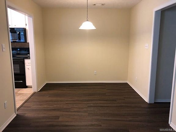 2nd image of 546 N Memorial Dr
