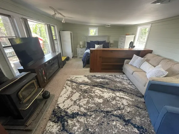 (undisclosed Address), New Hartford, CT 06057