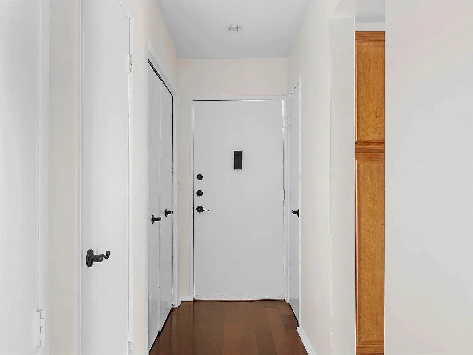 2 bed, 1117 sqft, $2,900 — Photo 4