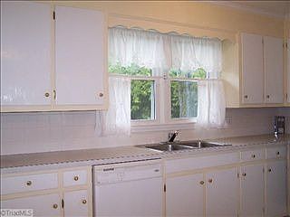 5th image of 1319 W Mountain St