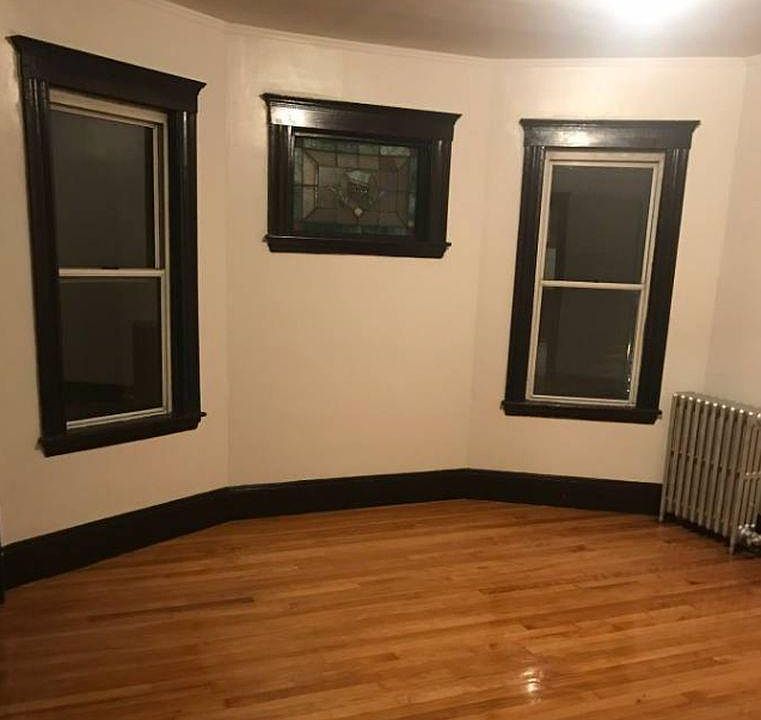 2nd image of 393 Talbot Ave APT 2