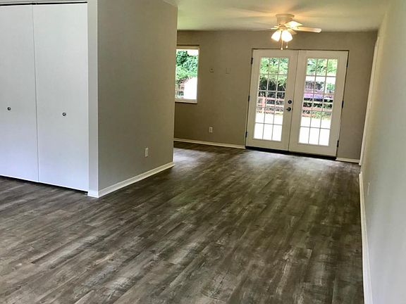 2nd image of 273 Kinsman Ct