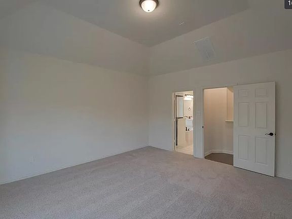 3rd image of 718 Ashbury Dr