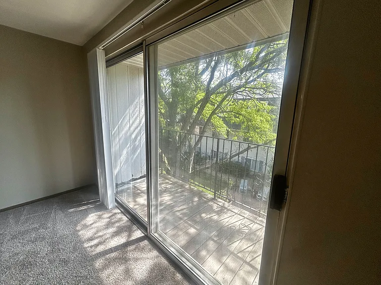Kellogg Place Apartments — Photo 11