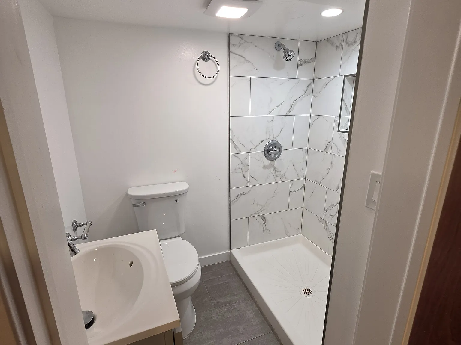 3 bed, $2,200 — Photo 3