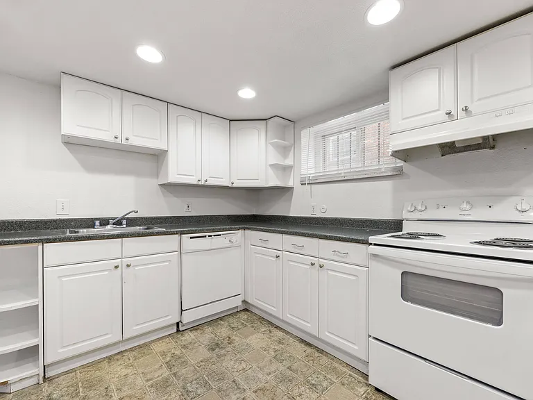 1217 E 14th Ave. — Photo 13