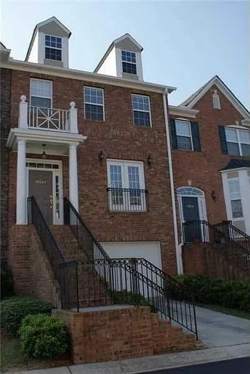 3 bed, 3.5 bath, 2139 sqft, $2,850 — Photo 1