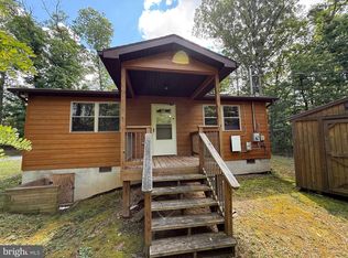 722 Oak Hill Rd, Berkeley Springs, WV 25411