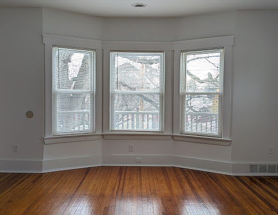3rd image of 7418 Franklin Blvd APT 3