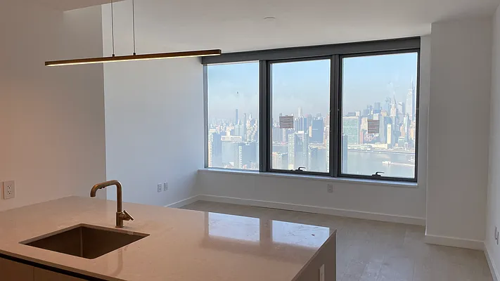 Rented by YouYork Management LLC | media 33