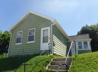 611 S 19th St, Manitowoc, WI 54220