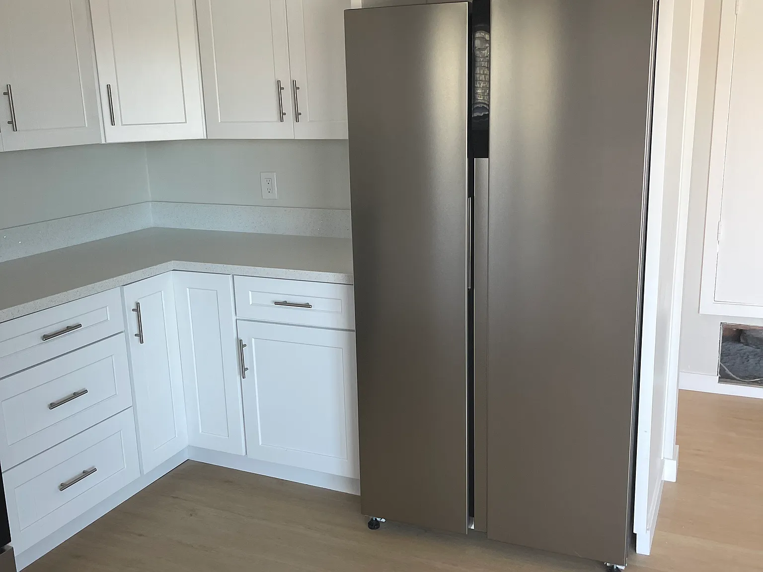 3 bed, 2.5 bath, 1200 sqft, $4,695 — Photo 2