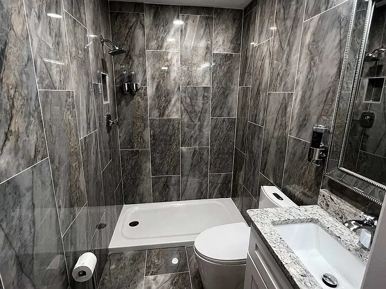 5569 Pine Gate Dr #2 — Photo 8