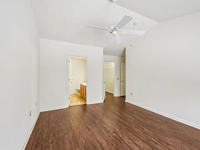 Spring Creek Apartments — Photo 37