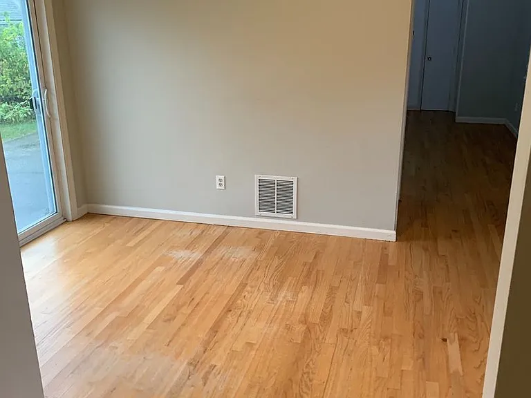 65 Elvree St — Photo 4