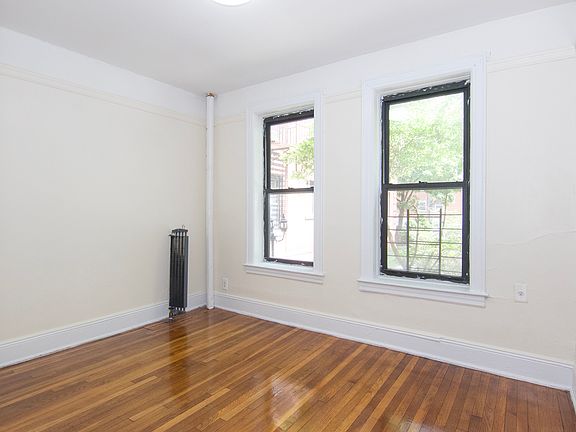 4th image of 40-12 Parsons Blvd Unit 1X